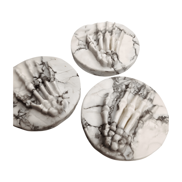 Howlite Skeleton Hand (Circle)