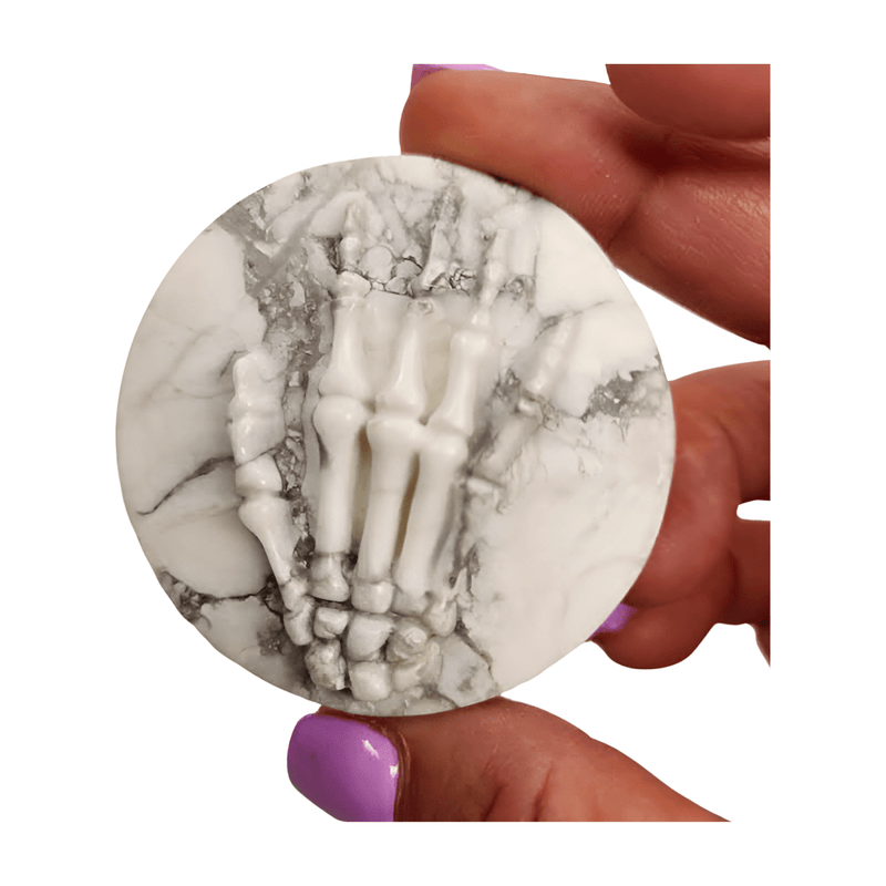 Howlite Skeleton Hand (Circle)